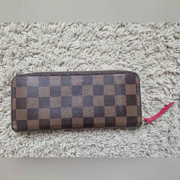 Louis Vuitton Wallet - Picture 3 of 14